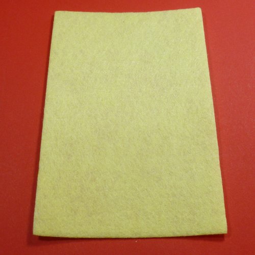 Réf.22 - coupon feutrine jaune 15x10cm