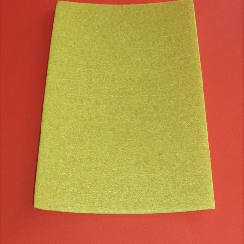 Réf.39 - coupon feutrine vert jaune 15x10cm