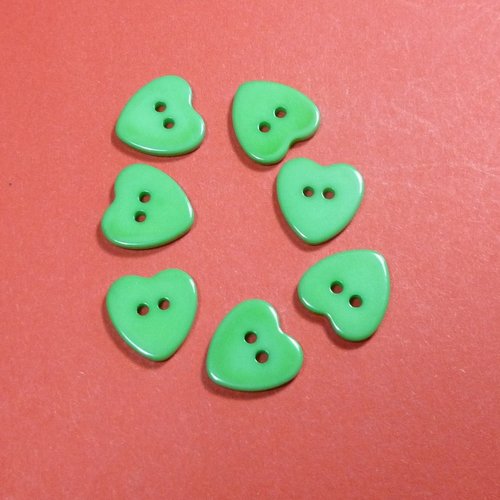 7 boutons verts coeur 15mm
