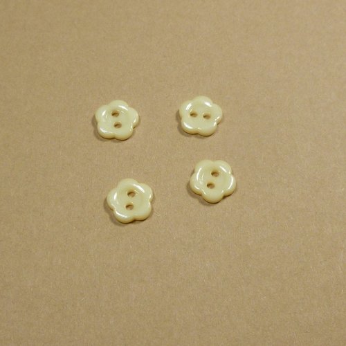 4 boutons fleurs beige 10mm