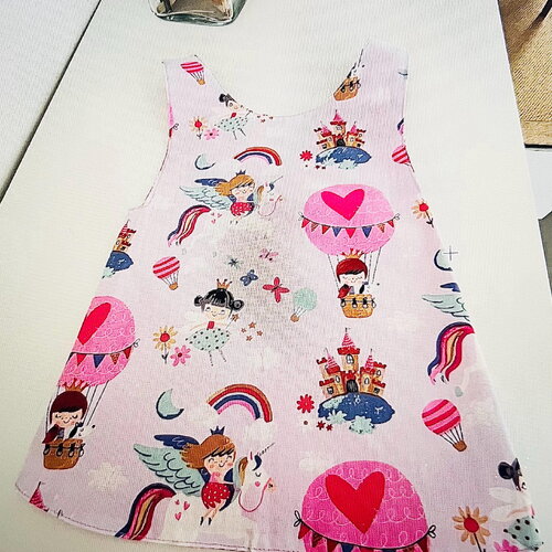 Robe tablier ou tunique , pièce unique.