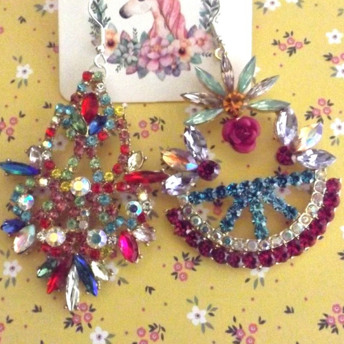 Boucles d'oreilles avec pendentis strass