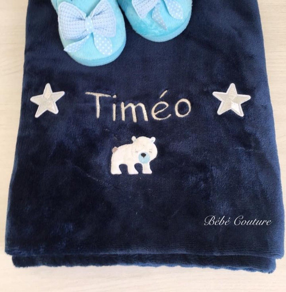 Plaid Polaire Bleu Nuit Deco Etoile Et Ours Polaire Ecriture Blanche Bebe Couture Un Grand Marche