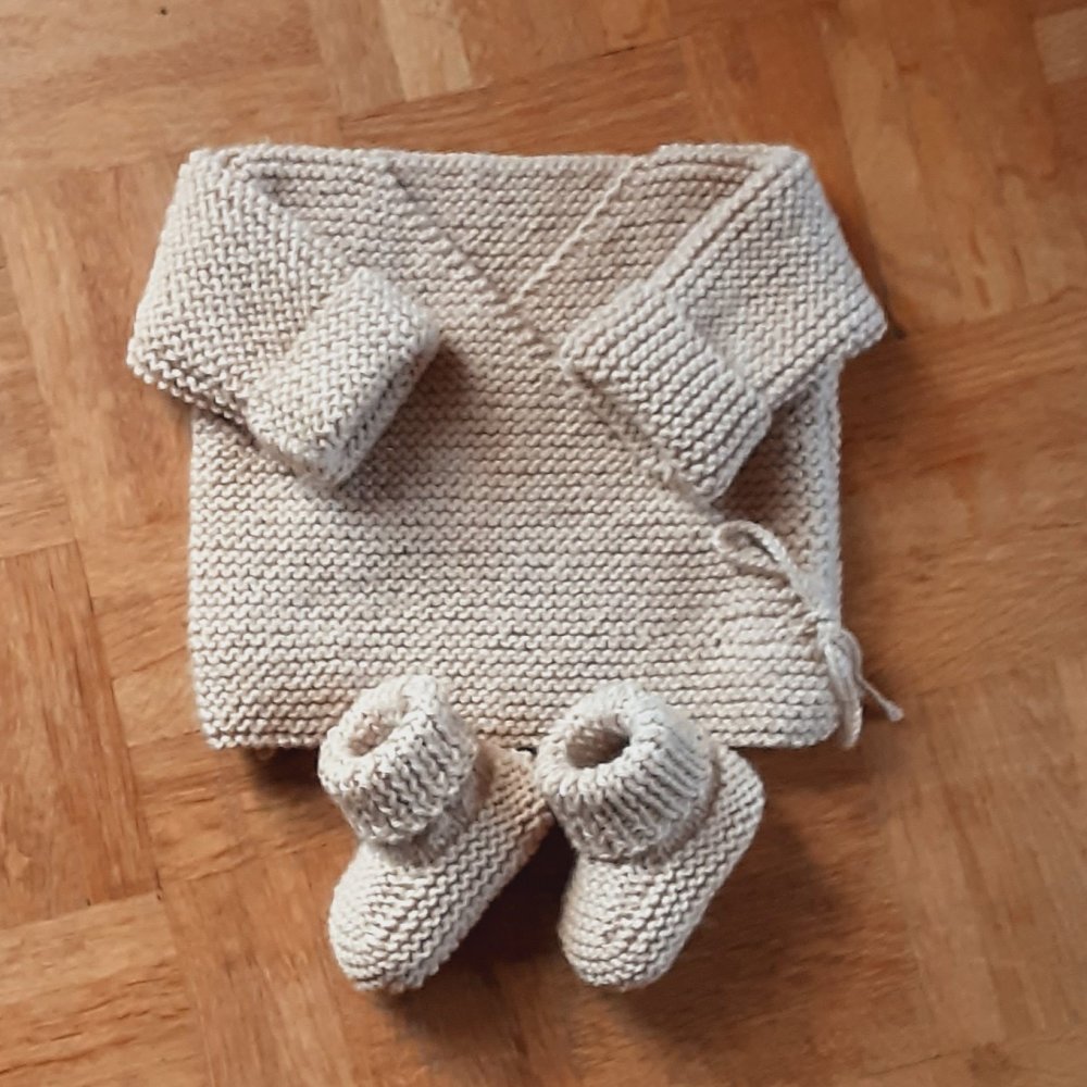 Brassière bébé gilet cache-coeur chaussons tricot laine layette cadeau  naissance, beige - Un grand marché