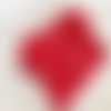 Gilet cardigan bébé tricot 2 mois rouge au point mousse fait main col carré fermeture boutons bois