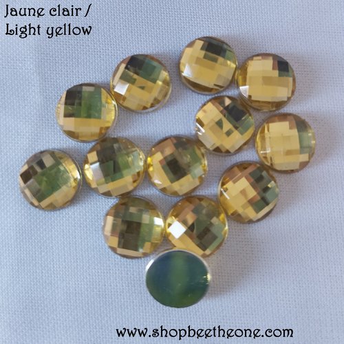 Cabochon rond strass demi-perle à facettes - jaune clair - 10 mm - pour nail art, bijoux, decoration, scrapbooking.