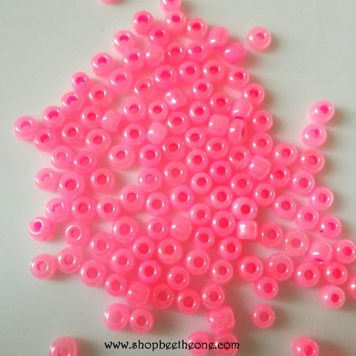 Lot de 1 g de perles de rocaille opaques intercalaire graine en verre finition glossy - 3 mm - rose
