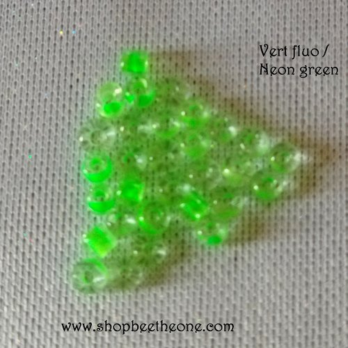 Lot de 1 g de perles de rocaille intercalaire graine en verre - 2 mm - vert fluo