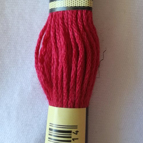 Fil à broder - équivalent n° dmc 326 rouge rubis - écheveau de coton mouliné pour broderie - 8 m - 6 brins