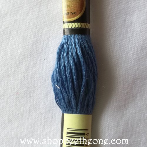 Fil à broder - équivalent n° dmc 517 grand bleu - écheveau de coton mouliné pour broderie - 8 m - 6 brins
