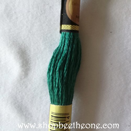 Fil à broder - équivalent n° dmc 3847 vert chinois - écheveau de coton mouliné pour broderie - 8 m - 6 brins
