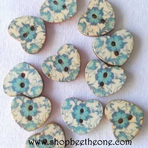 Bouton petit coeur "fleurs bleues et blanches" en bois façon vintage - 17 mm - modèle d