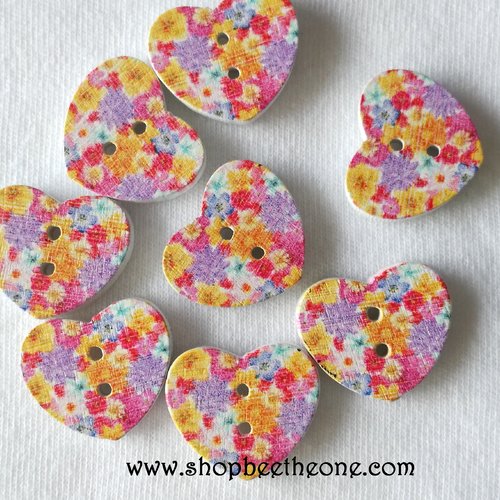 Bouton petit coeur "fleurs multicolores" en bois - 17 mm - modèle c
