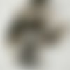 Breloque pompon en suédine - 38 mm - calotte argentée - noir