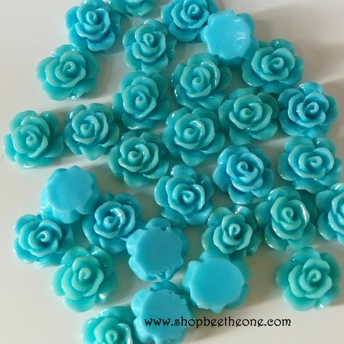 Cabochon plat "petite rose" pour embellissement ou miniature - 10 mm - bleu
