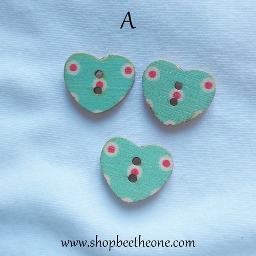 Bouton petit coeur "petits ronds sur fond bleu ou vert" en bois façon vintage - 17 mm - modèle a