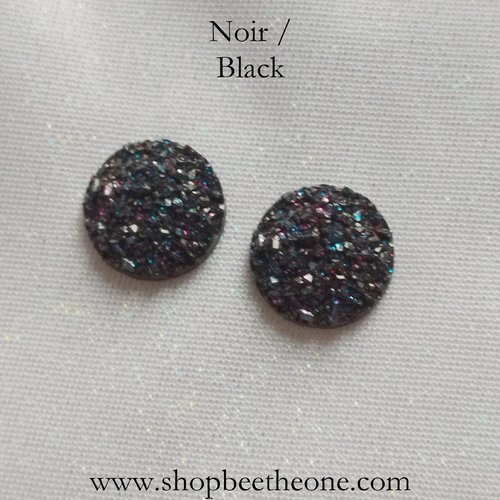 Cabochon rond demi-perle effet druzy (géode) - noir - reflets pailletés multicolores - 12 mm