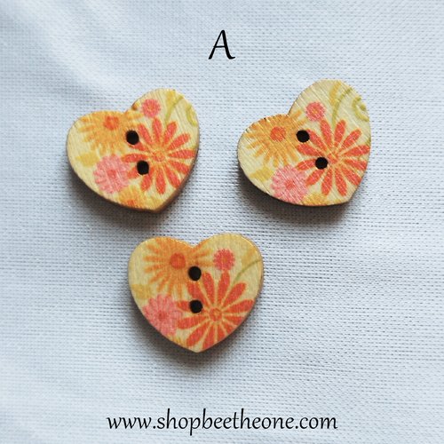 Bouton petit coeur "fleurs jaunes et rouges" en bois façon vintage - 17 mm - modèle a