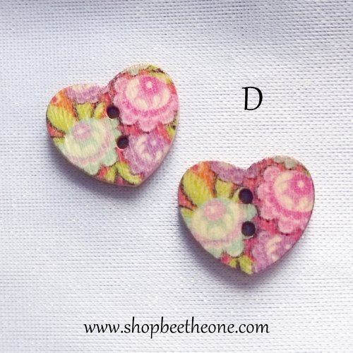Bouton petit coeur "fleurs multicolores sur fond rose ou orange" en bois façon vintage - 17 mm - modèle d