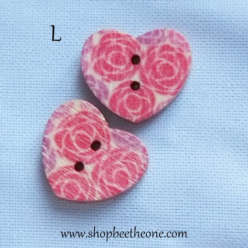 Bouton petit coeur "fleurs roses et rouges" en bois façon vintage - 17 mm - modèle l