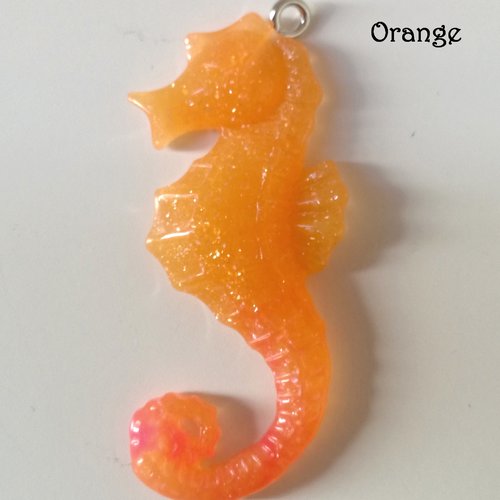 Breloque hippocampe bicolore en résine pailletée - 42 mm - orange