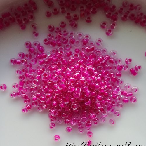 Lot de 1 g de perles de rocaille intercalaire graine en verre - 2 mm - rose fuchsia
