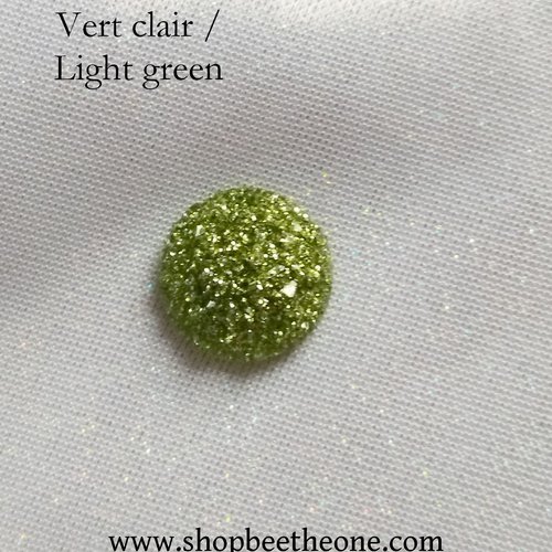 Cabochon rond demi-perle effet druzy (géode) - 12 mm - vert clair - reflets pailletés ton sur ton