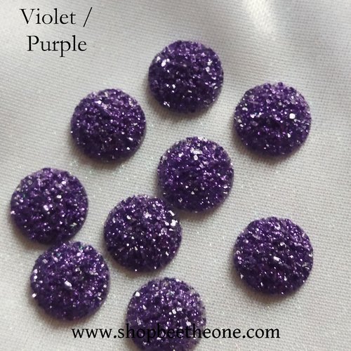 Cabochon rond demi-perle effet druzy (géode) - 12 mm - violet - reflets pailletés ton sur ton