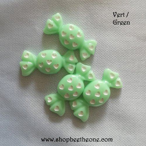 Cabochon plat "bonbon à coeurs" pour embellissement ou miniature - 23 mm - vert