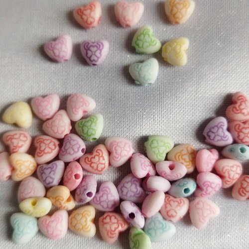 Lot de 50 perles mini coeur imprimé en résine - 7 mm - mix 9 coloris