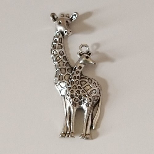 Grande breloque maman girafe - 54 mm - argenté