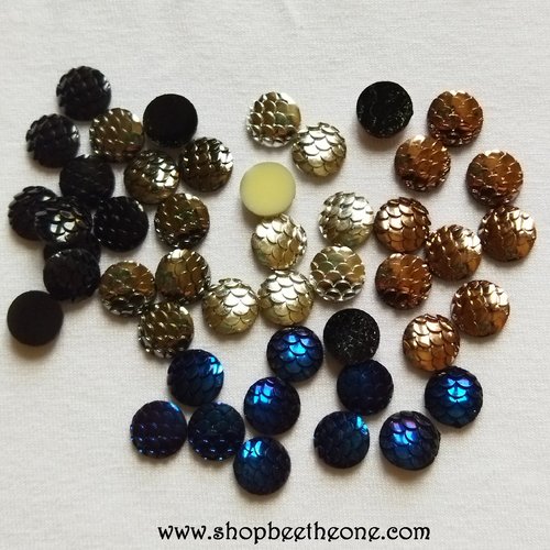 Lot de 10 cabochons strass demi-perle rond ecaille de sirène/dragon - 10 mm - mix