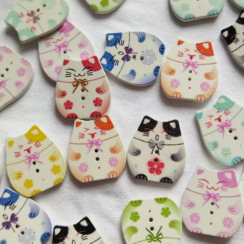 Lot de 6 boutons chat porte-bonheur japonais "maneki-neko" en bois - 25 mm - mix