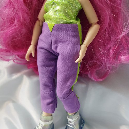 Vêtement pantacourt pour poupées rainbow high - violet/vert - collection cosplay club - par bee the one