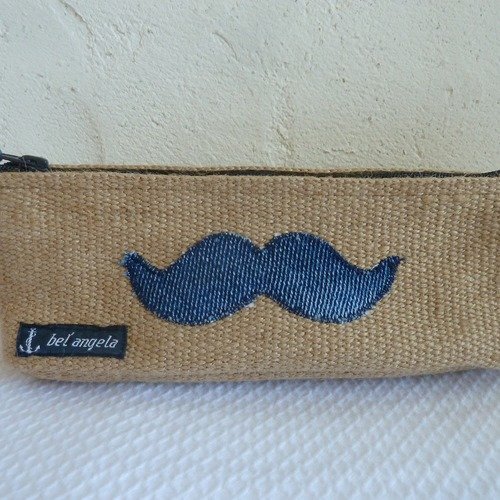 Trousse décor "moustache"