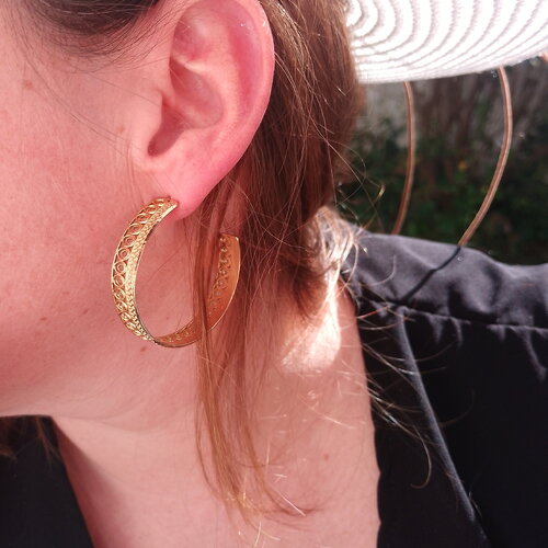 Boucles d'oreilles créoles ouvertes dentelles doré • bijoux pour femme • bijou • bohème • cadeau pour elle