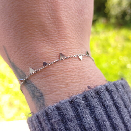 Bracelet ajustable triangle en acier inoxydable argenté • bijoux femmes • tendance • idée cadeau • bijou bracelet • bohème