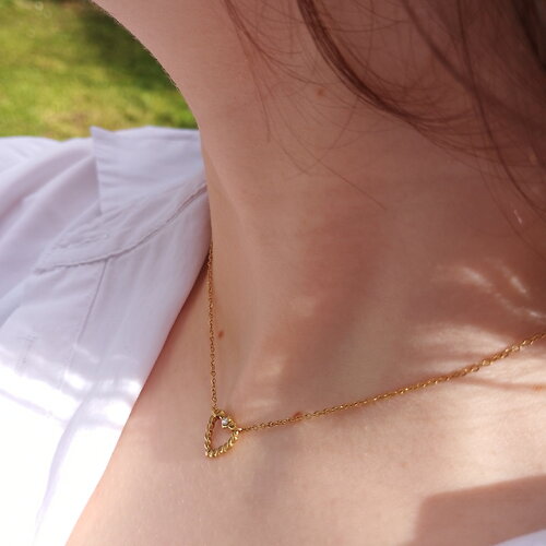 Collier pendentif cœur doré et petit strass blanc • cadeau femme • bijou pour femme • tendance