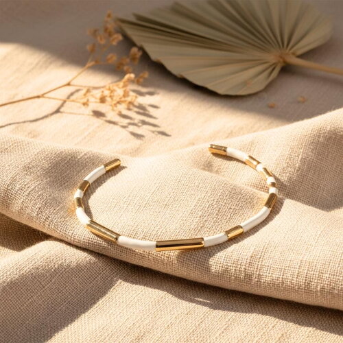 Bracelet jonc femme blanc et doré – acier inoxydable, minimaliste, chic, tendance, résistant à l’eau, bijou moderne