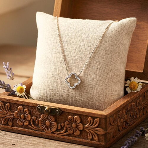 Collier fleur strass en acier inoxydable argenté ou doré