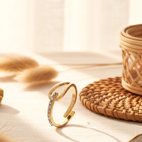 Bague dorée ouverte femme – acier inoxydable ajustable – design texturé et strass scintillants