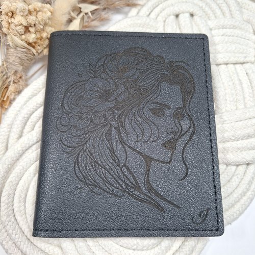 Porte-cartes noir personnalisable – initiale dorée sur simili cuir élégant