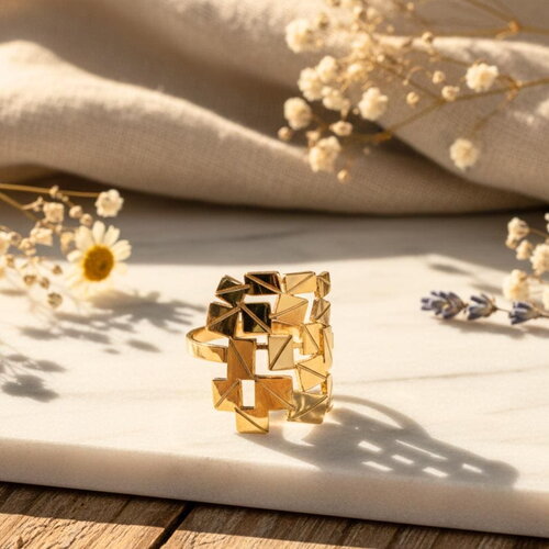 Bague géométrique dorée femme – acier inoxydable ajustable, design ajouré moderne