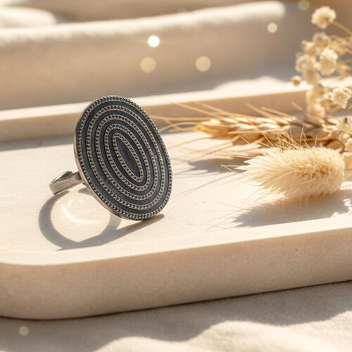 Bague ovale en acier inoxydable argenté – design spirale texturée – bague réglable minimaliste pour femme