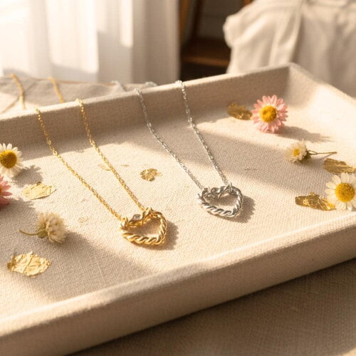 Collier cœur torsadé en acier inoxydable doré ou argenté – bijou tendance femme avec strass – chaîne réglable 38+5 cm