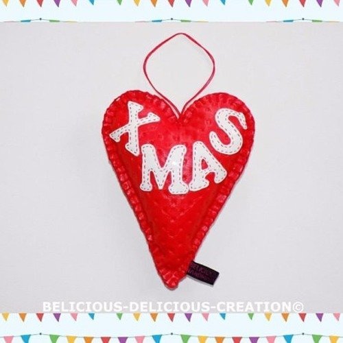 Original coussin deco !! xmas heart !! en simili cuir rouge dore taille 13.5cm x 18cm