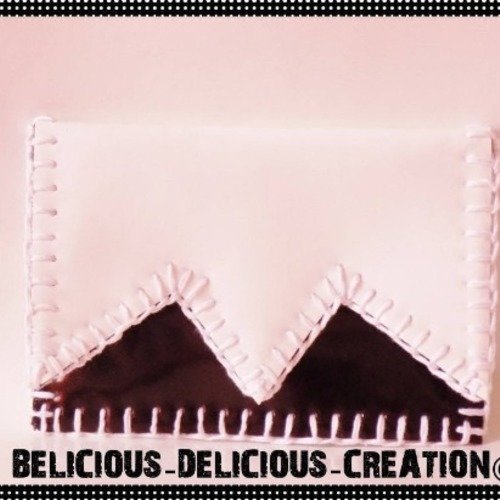 Original porte monnaie  !! m is for !! en simili cuir blanc et noir taille 12cm x 8cm belicious-delicious-creation