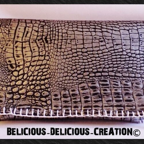 Original pochette !! crocosilver !! en simili cuir  argente avec motif crocodile t 30cm  x 16cm belicious-delicious-creation