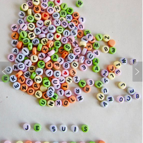 100 perles alphabet multicolores