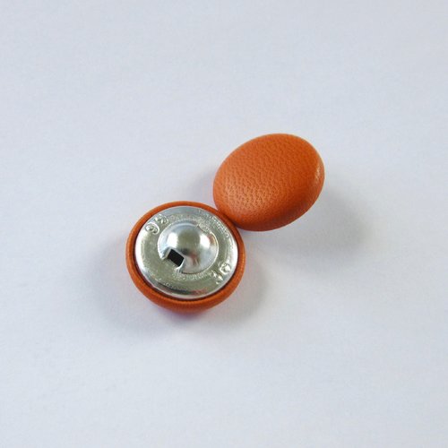 2 boutons recouverts de cuir orange - 22 mm